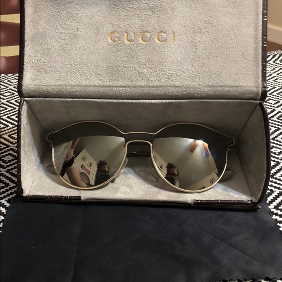 Prada Accessories - PRADA • Pale gold round mirrored sunglasses